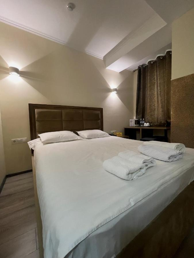 בישקק Hotel Nova מראה חיצוני תמונה