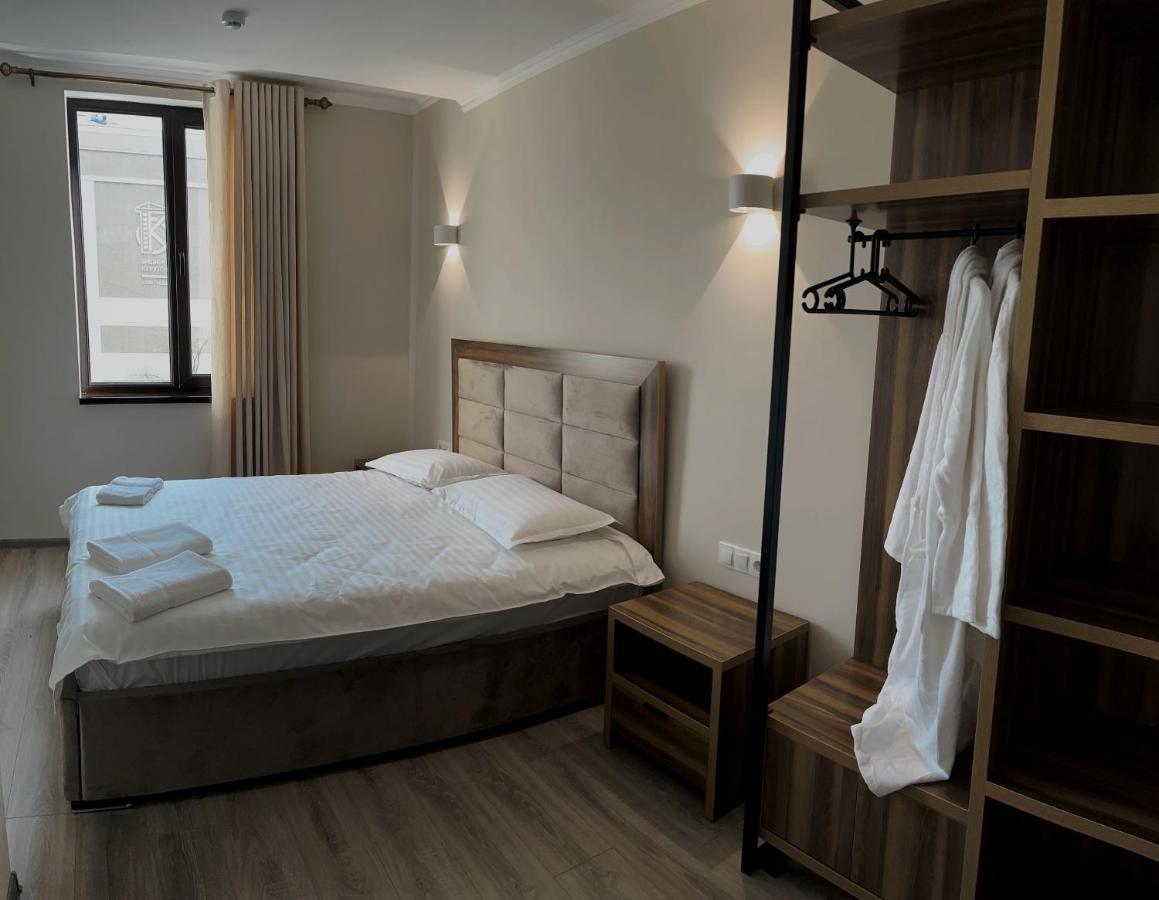 בישקק Hotel Nova מראה חיצוני תמונה