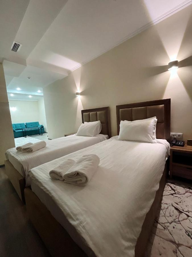 בישקק Hotel Nova מראה חיצוני תמונה