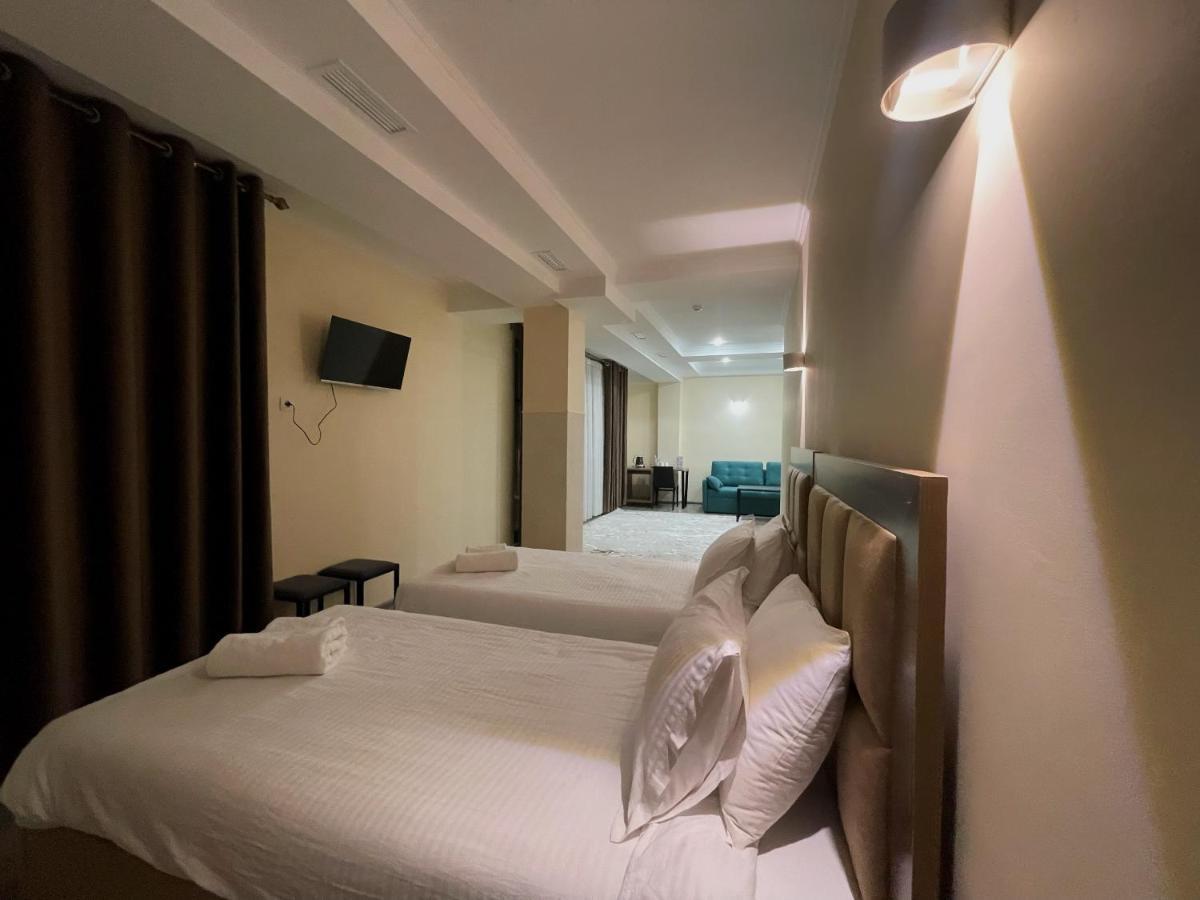 בישקק Hotel Nova מראה חיצוני תמונה
