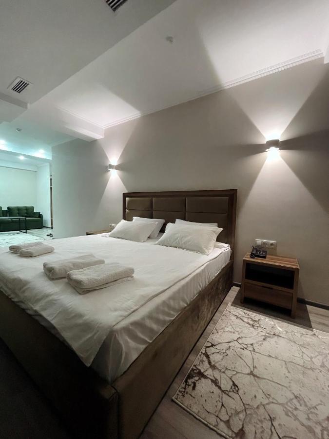 בישקק Hotel Nova מראה חיצוני תמונה
