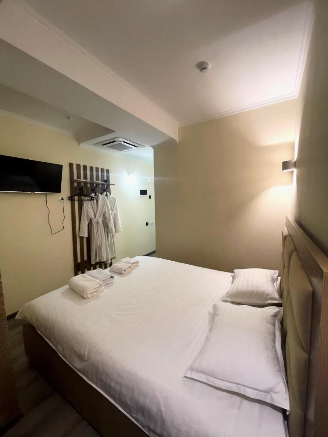 בישקק Hotel Nova מראה חיצוני תמונה